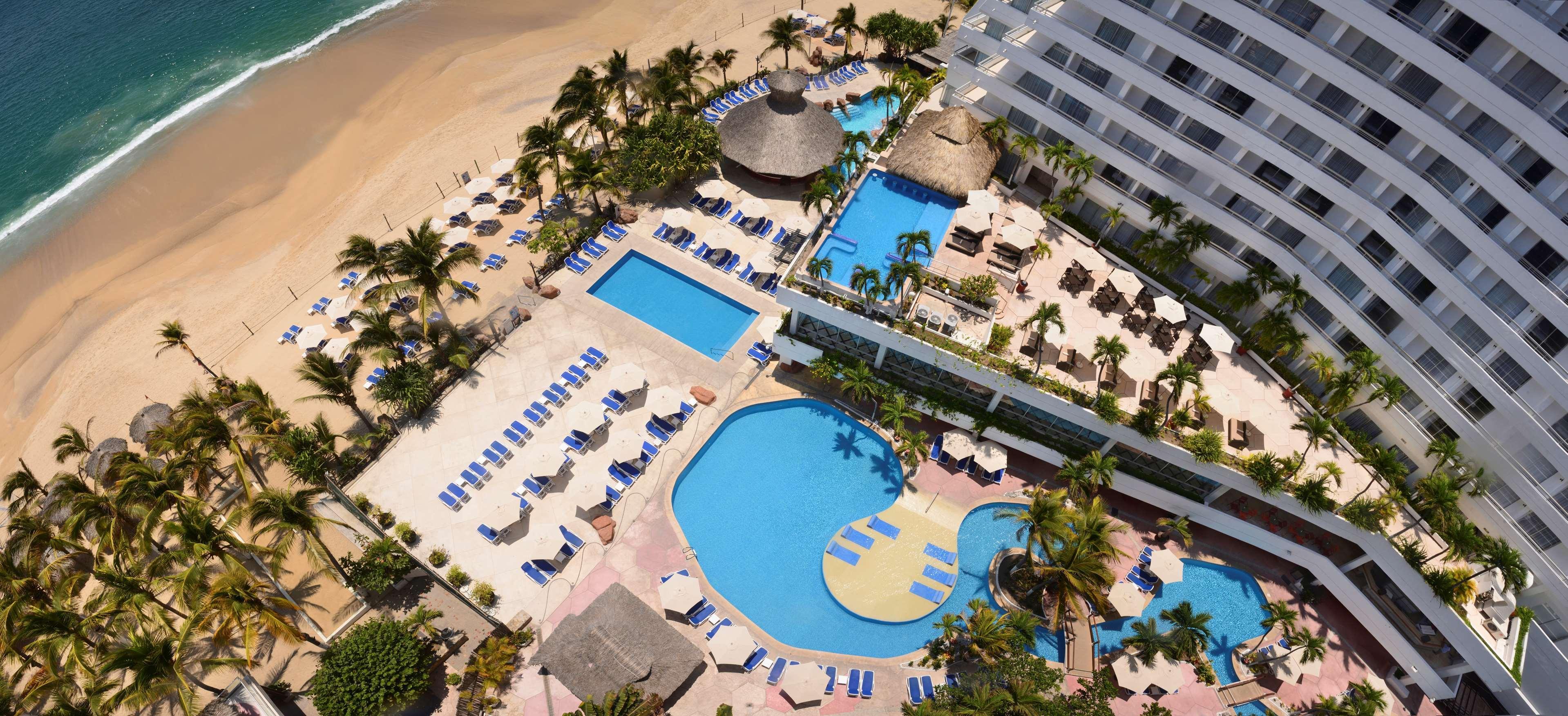 Hs Hotsson Hotel Akapulko Dış mekan fotoğraf Aerial view of the pool area